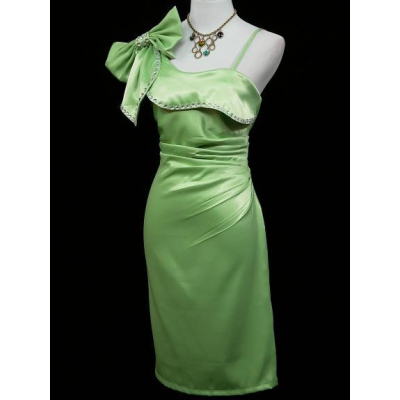 Zelené koktejlové šaty